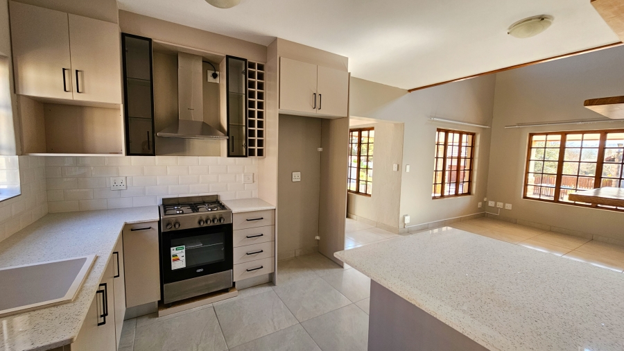 To Let 3 Bedroom Property for Rent in Meerhof North West